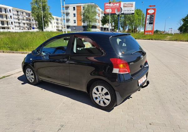 Toyota Yaris cena 15900 przebieg: 199000, rok produkcji 2009 z Zbąszyń małe 466
